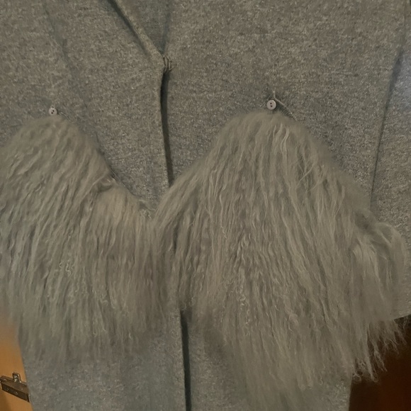 Grey jacket cashmere detachable pocket with fur. New. Size 6 - Picture 5 of 5